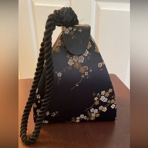 Evening Purse. Lovely Small Black And Gold/Beige Flower Triangle Purse
